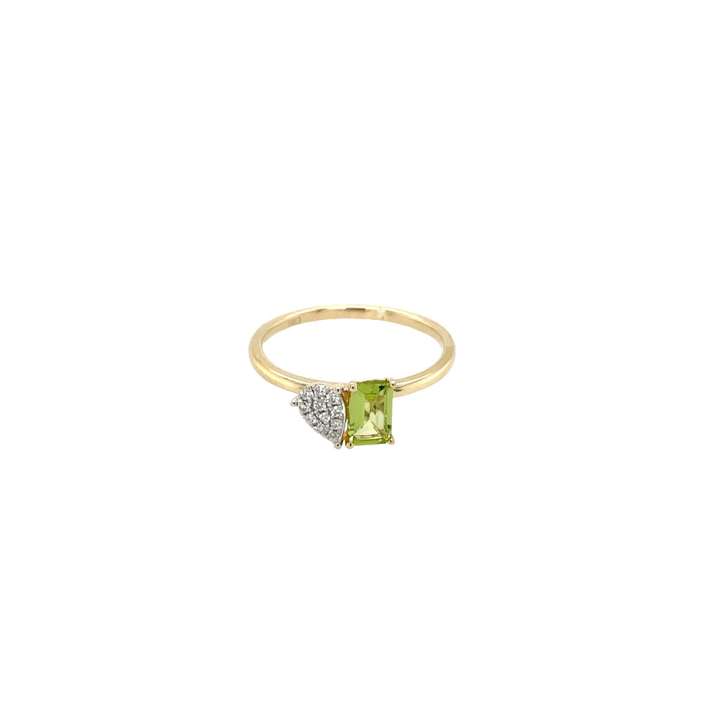 4 Karat Yellow Gold Toi Et Moi Peridot and Diamond ring