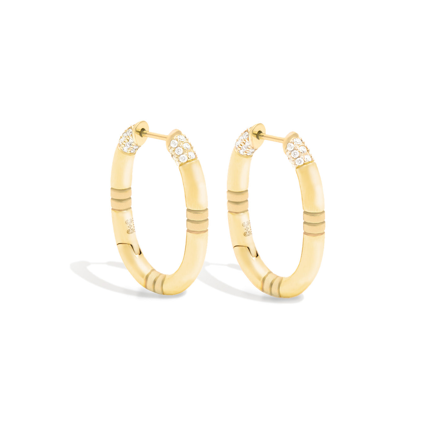 14 Karat Yellow Gold The Crew Oval Hoop Earring