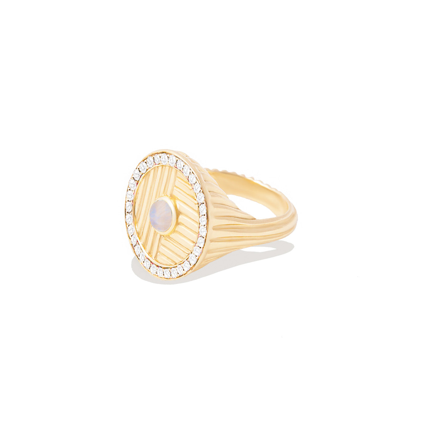 14 Karat Yellow Gold Round Ribbed Cocktail Ring with Moonstone & Diamonds