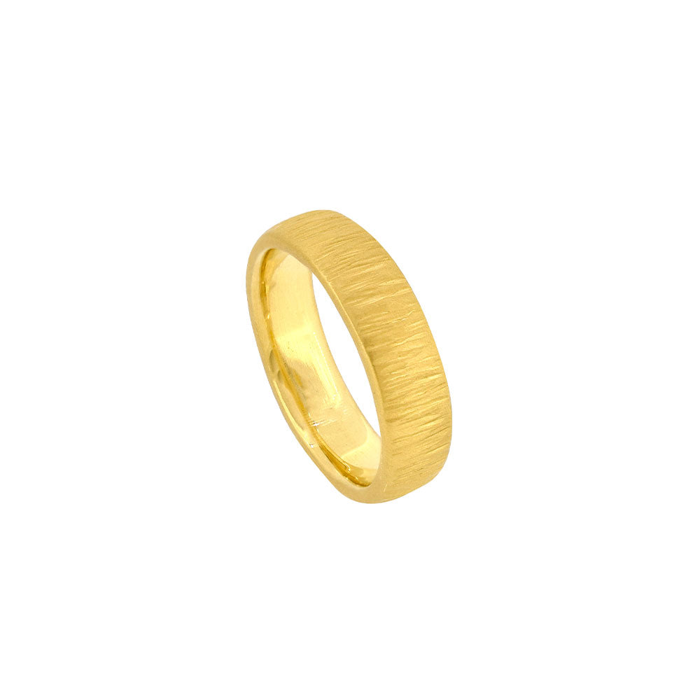 18 Karat Yellow Gold Mens Band With Straight Hammer Pean