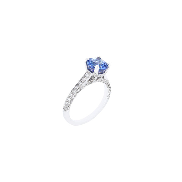 18 Karat White Gold Solitaire Ring with Tanzanite and Diamonds